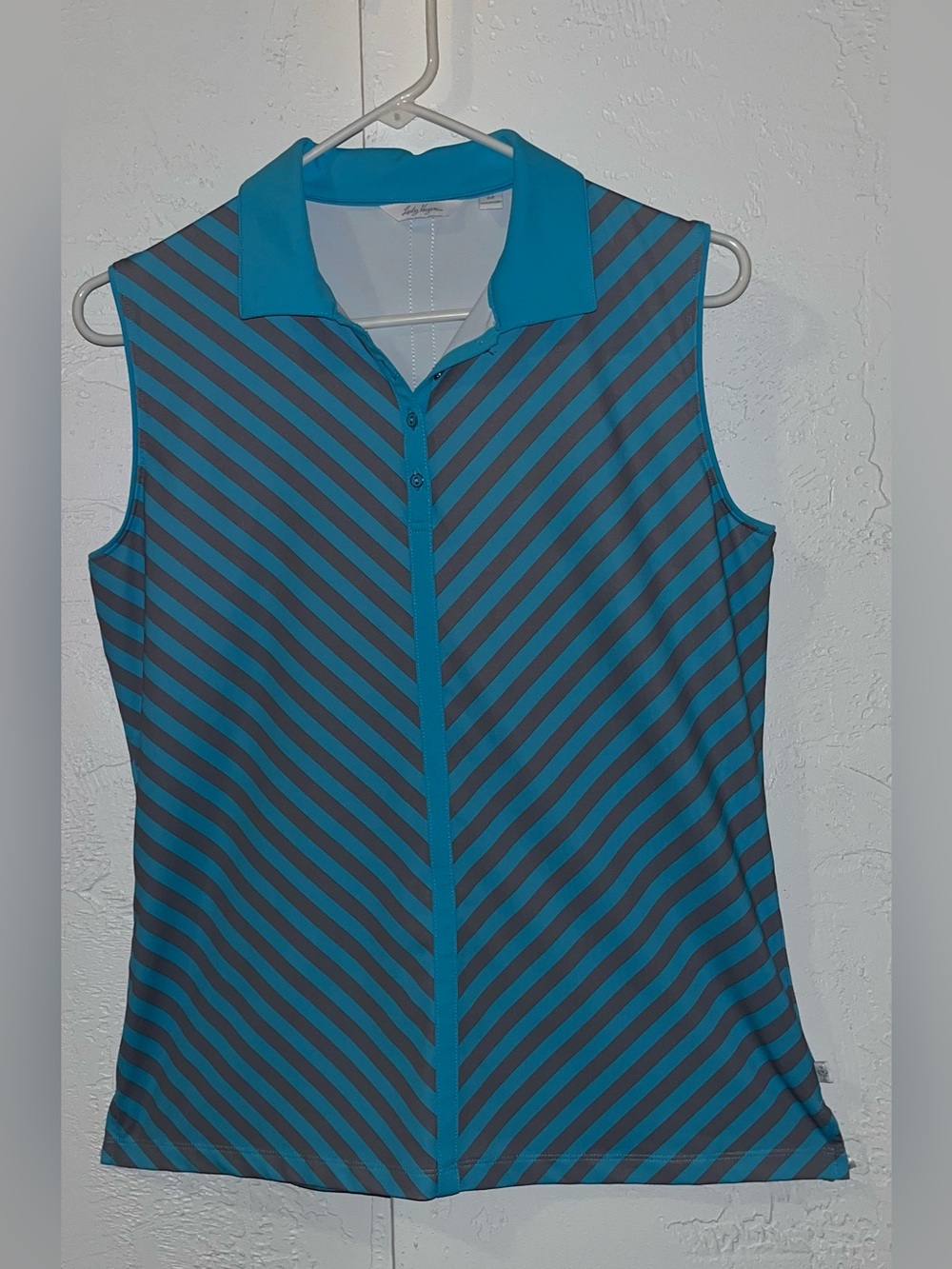 Lady Hagen Golf Tank Top in Blue & Gray Chevron Striped Pattern
